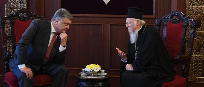 Η Ορθοδοξία σε κρίσιμο σταυροδρόμι – Βόμβες Ρώσων: Μιλούν για δωροδοκία του Φαναρίου από τους Ουκρανούς – Εντονες παρασκηνιακές ζυμώσεις